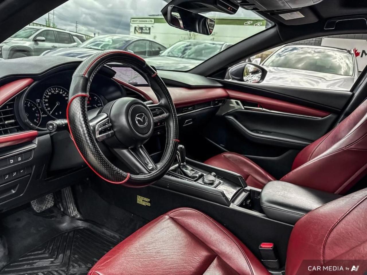 2020 Mazda MAZDA3 GT / i-ACTIV AWD / ROOF / NAV / RED LEATHER - Photo #7