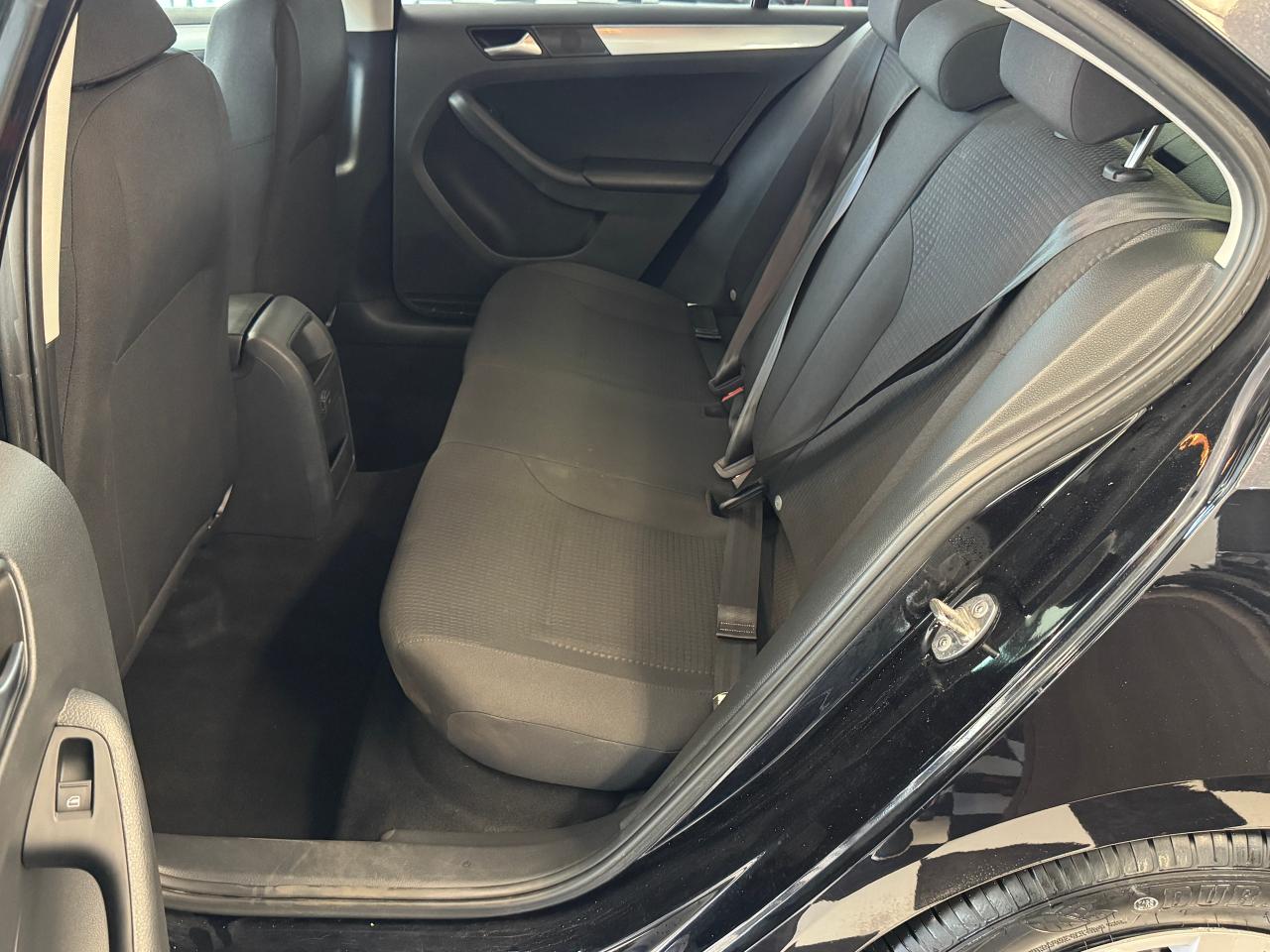 2017 Volkswagen Jetta 1.4 TSI Trendline+New Tires+Brakes+CLEAN CARFAX - Photo #21