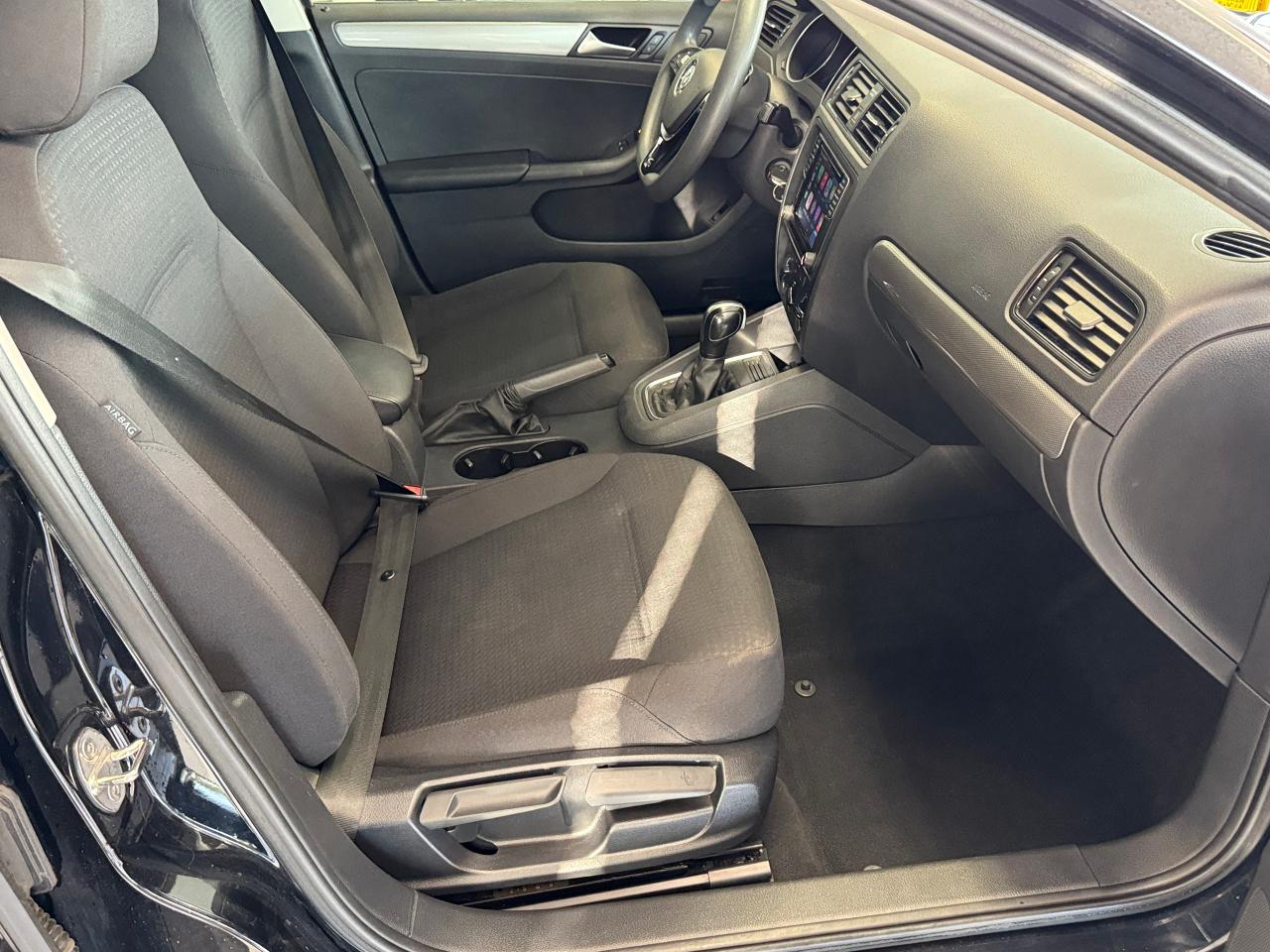 2017 Volkswagen Jetta 1.4 TSI Trendline+New Tires+Brakes+CLEAN CARFAX - Photo #19