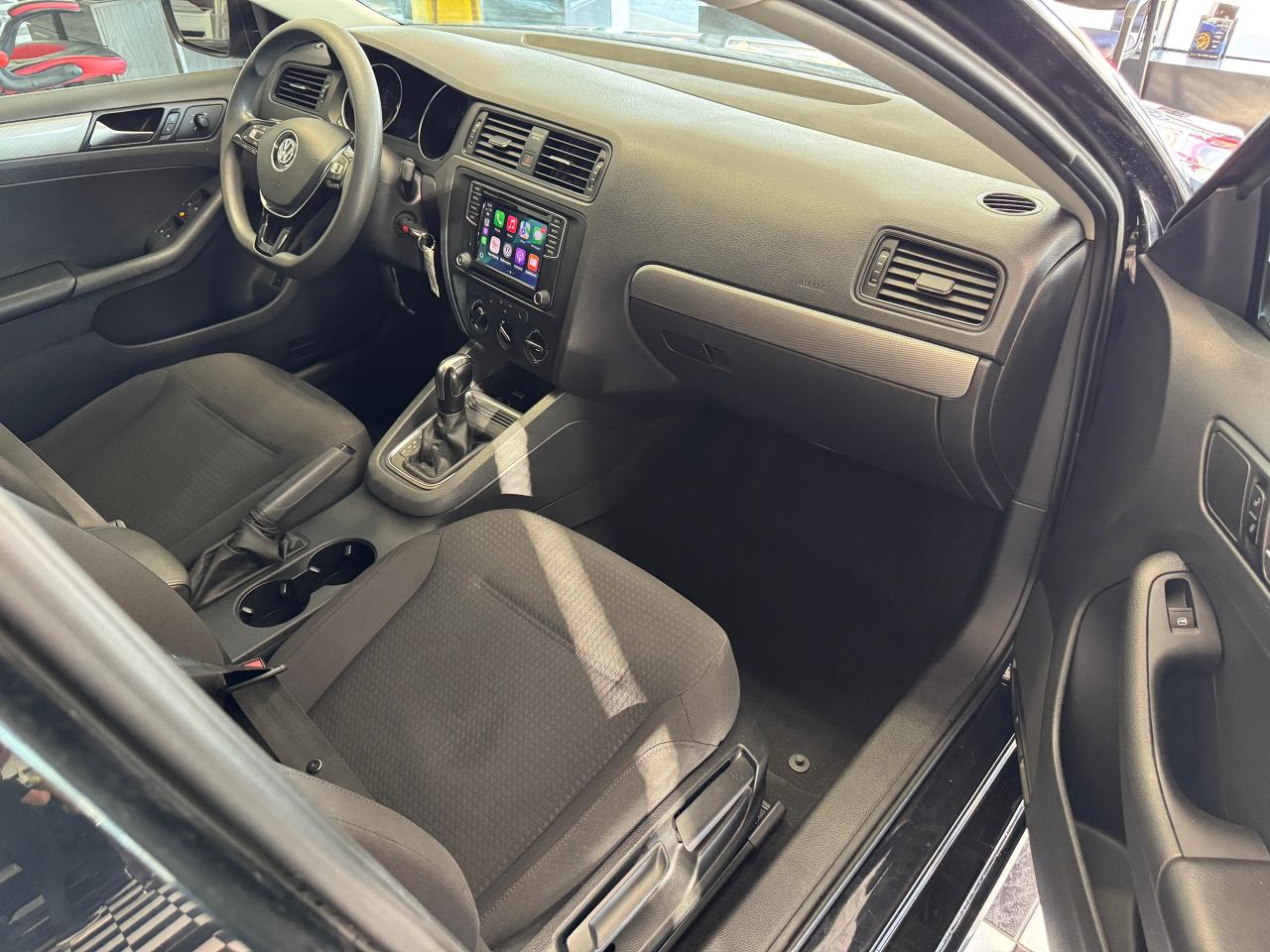 2017 Volkswagen Jetta 1.4 TSI Trendline+New Tires+Brakes+CLEAN CARFAX Photo18
