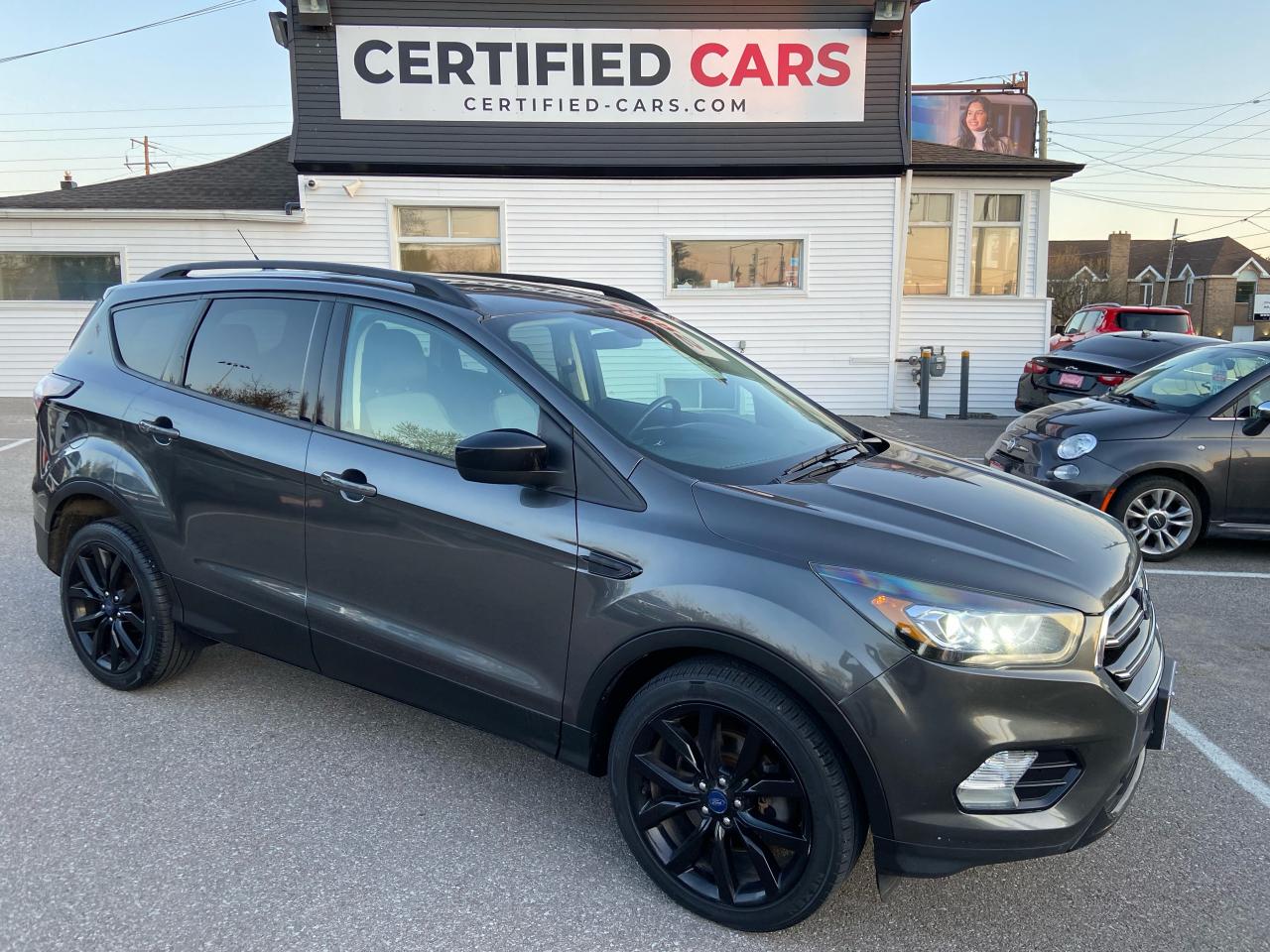 Used 2017 Ford Escape SE ** 4WD, HTD SEATS, CARPLAY ** for sale in St Catharines, ON