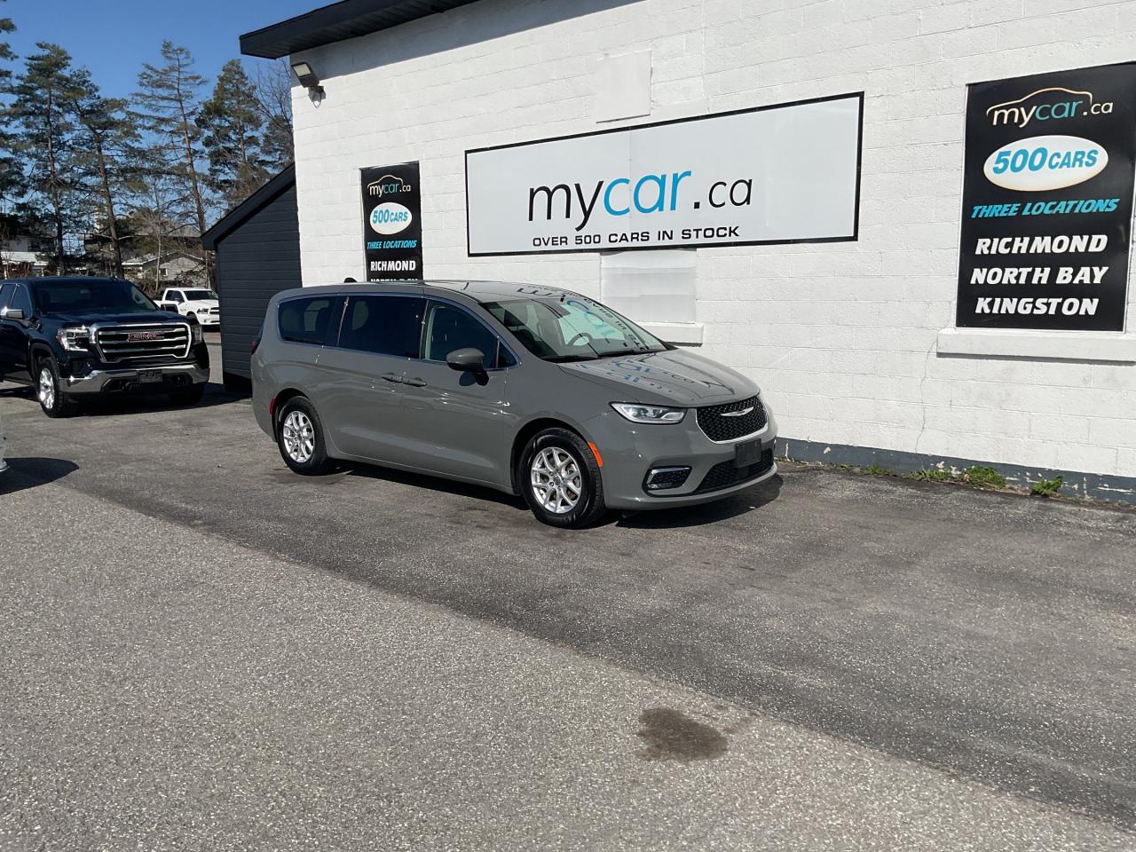Used 2023 Chrysler Pacifica Touring-L 3.6L TOURING L FWD!!!!  BACKUP CAM. BLUETOOTH. A/C. CRUISE. PWR GROUP. PERFECT FOR THE WHOLE FAMILY! for sale in North Bay, ON