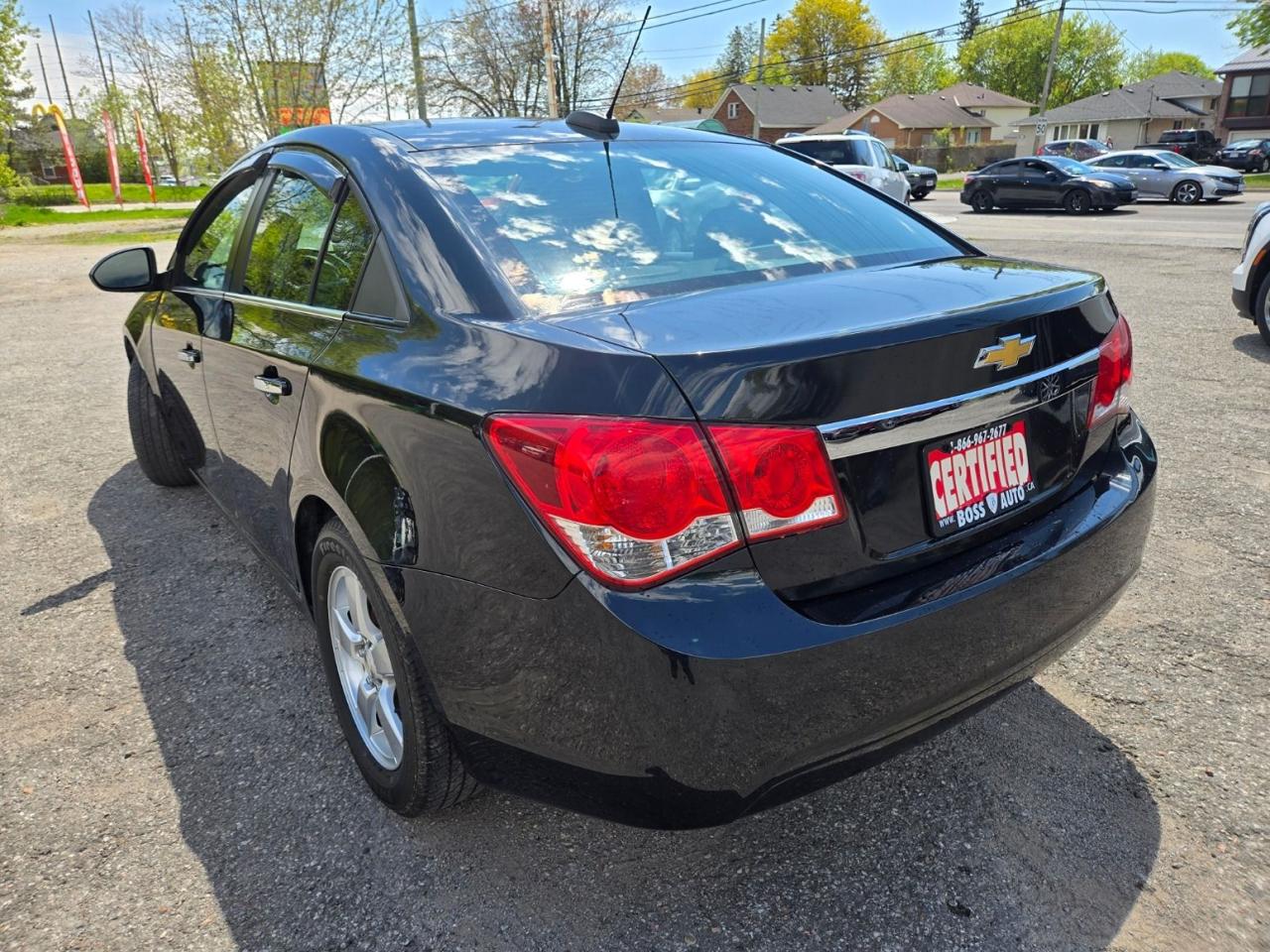 2015 Chevrolet Cruze 2LT Photo2