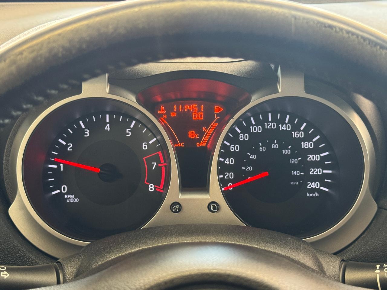 2015 Nissan Juke SV+New Tires+Brakes+Camera+A/C+5 SPEED MANUAL Photo66
