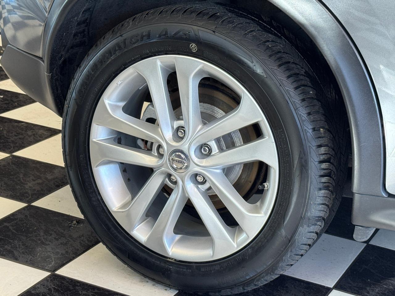 2015 Nissan Juke SV+New Tires+Brakes+Camera+A/C+5 SPEED MANUAL Photo46