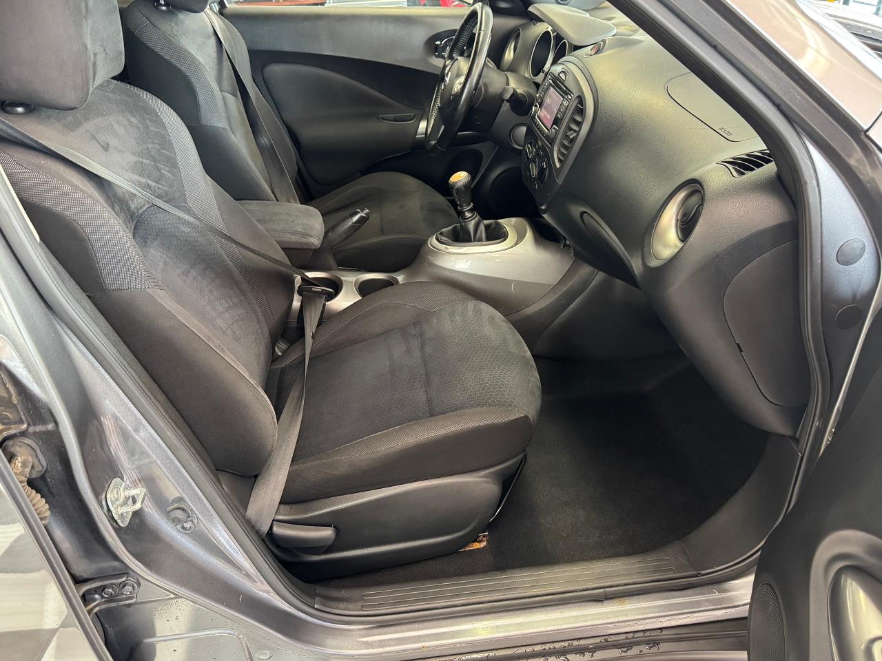2015 Nissan Juke SV+New Tires+Brakes+Camera+A/C+5 SPEED MANUAL Photo21