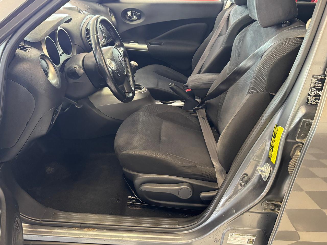 2015 Nissan Juke SV+New Tires+Brakes+Camera+A/C+5 SPEED MANUAL Photo73
