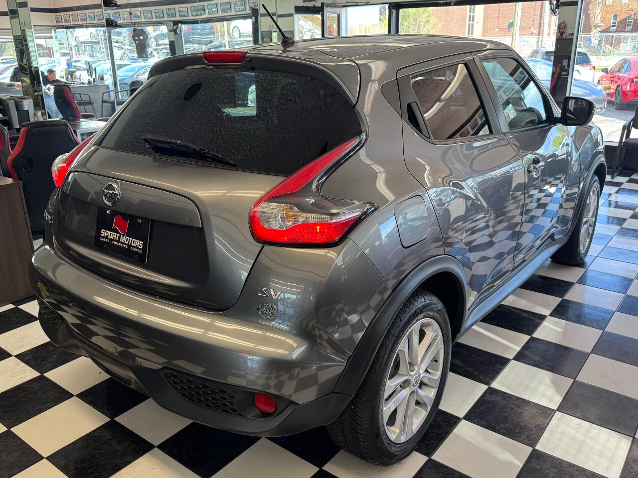 2015 Nissan Juke SV+New Tires+Brakes+Camera+A/C+5 SPEED MANUAL Photo6