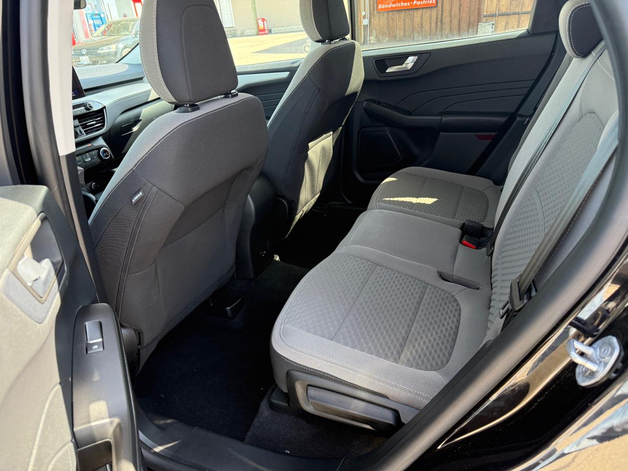 2021 Ford Escape SE - Photo #11