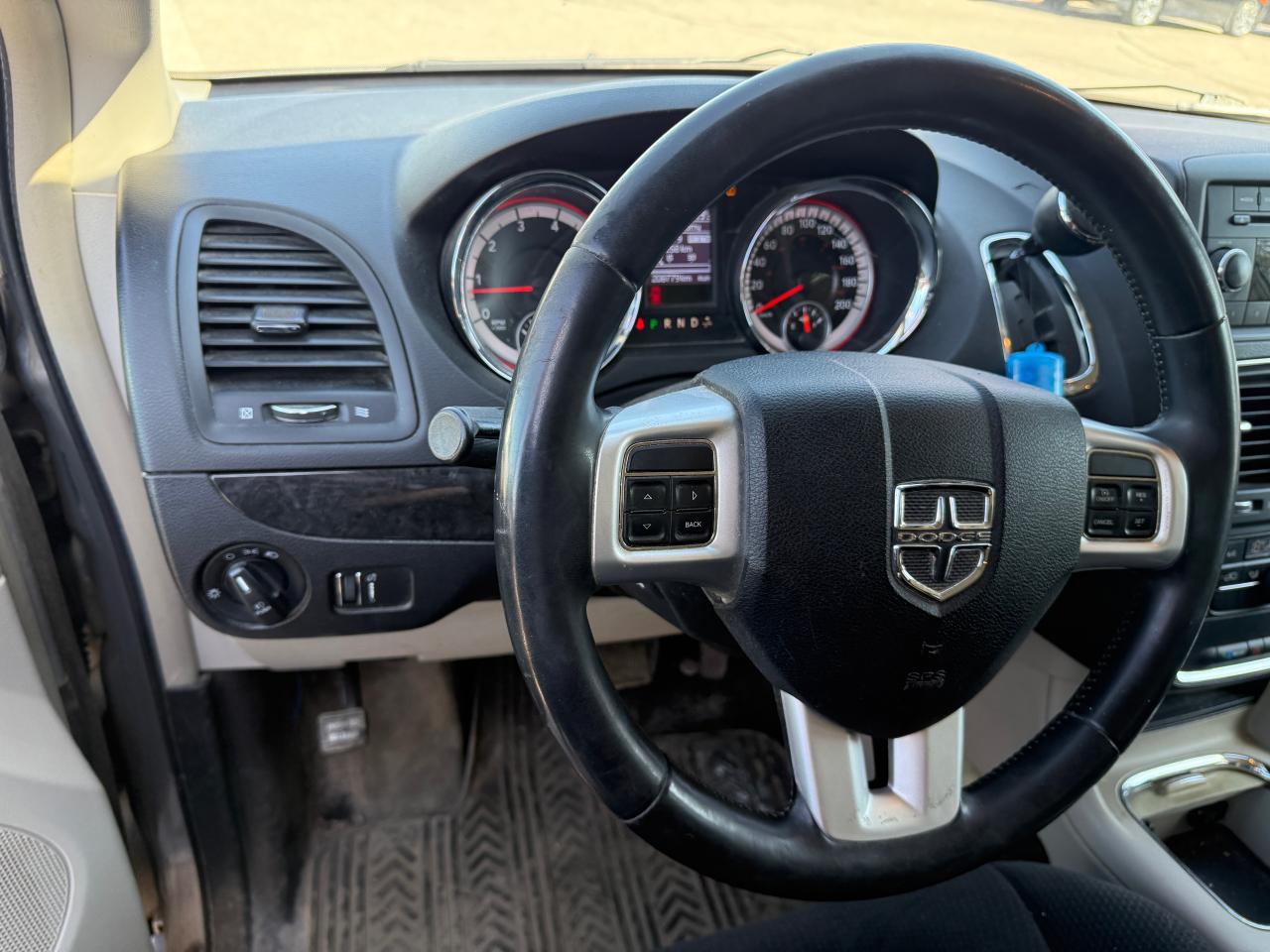 2013 Dodge Grand Caravan Crew - Photo #4