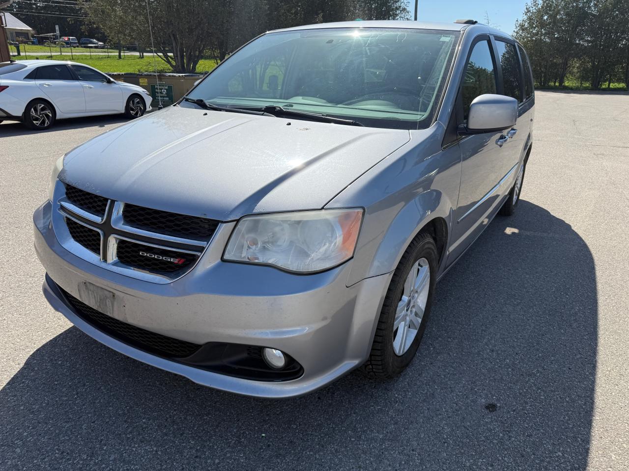 2013 Dodge Grand Caravan Crew - Photo #2