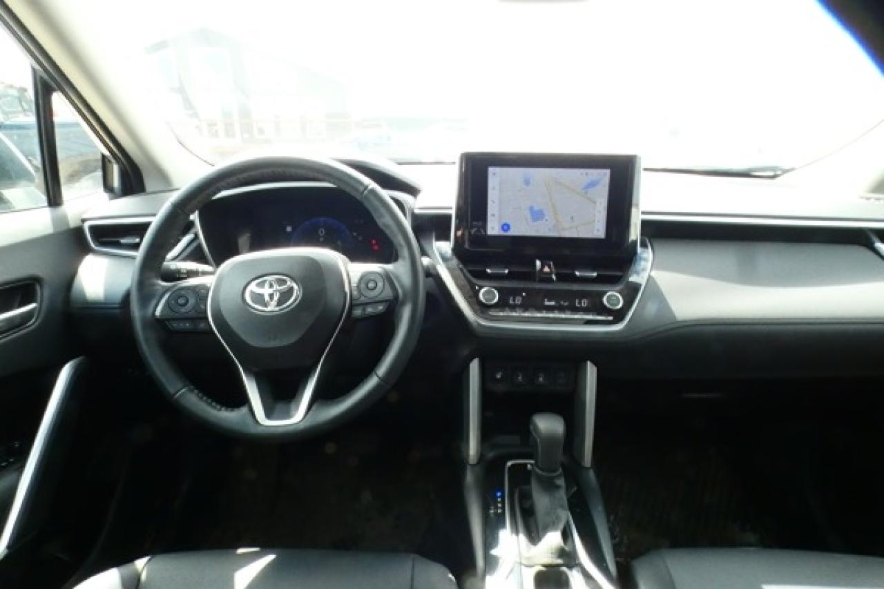 2024 Toyota Corolla Cross XLE AWD w/Htd Leather, S/R, NAV, BUC - Photo #12