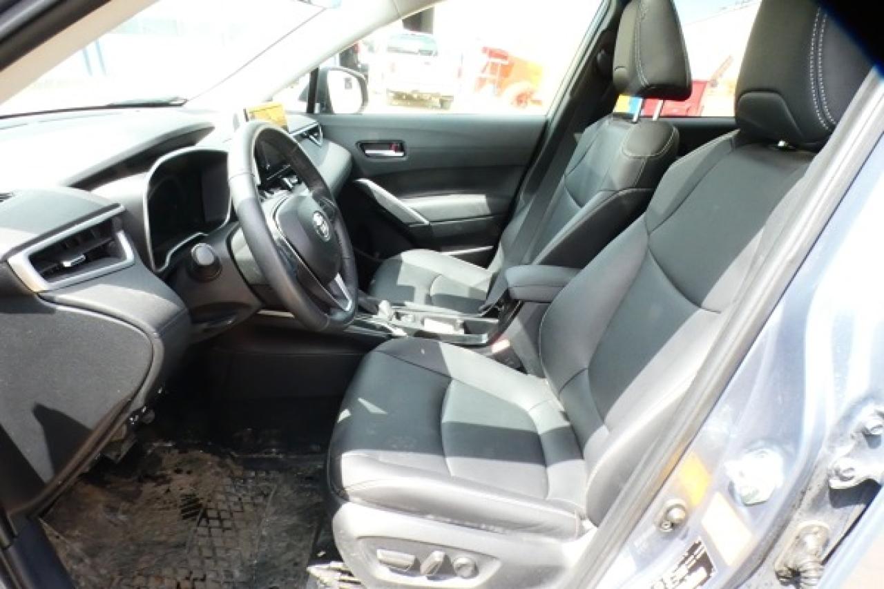 2024 Toyota Corolla Cross XLE AWD w/Htd Leather, S/R, NAV, BUC - Photo #11