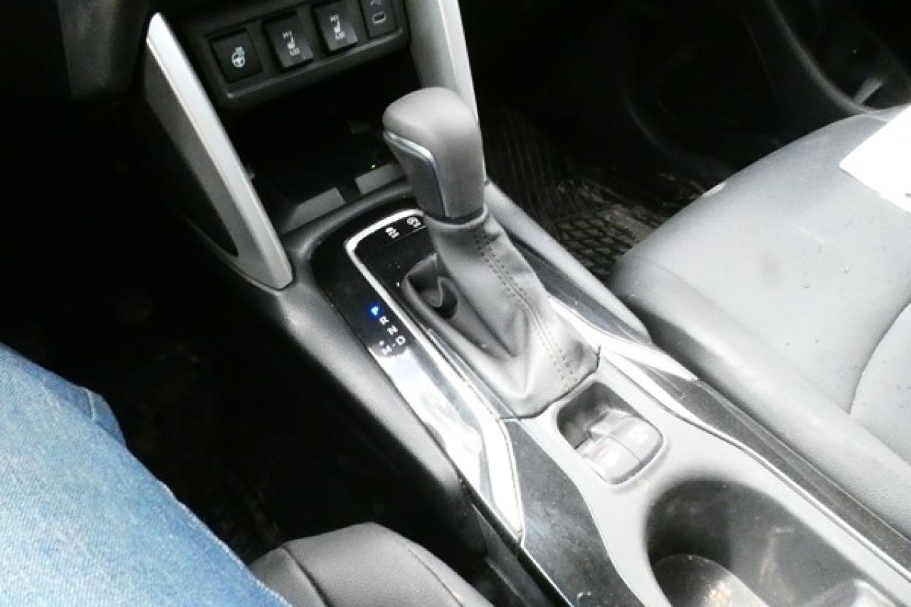 2024 Toyota Corolla Cross XLE AWD w/Htd Leather, S/R, NAV, BUC - Photo #17