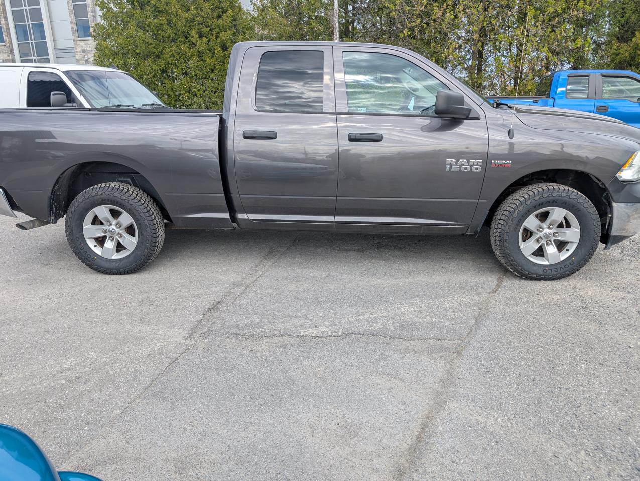 2015 RAM 1500 ST - Photo #2