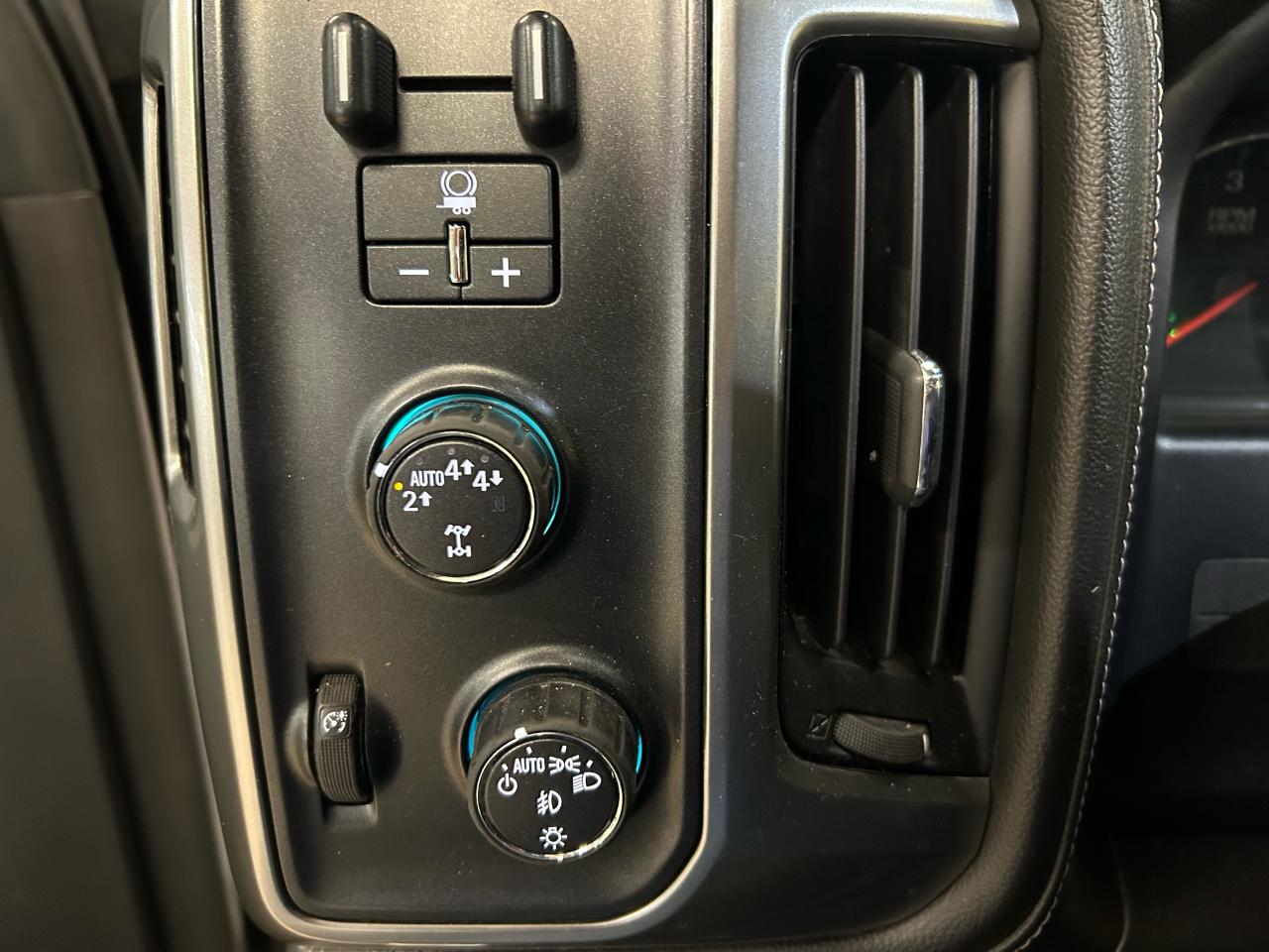 2018 Chevrolet Silverado 1500 LTZ - Photo #14