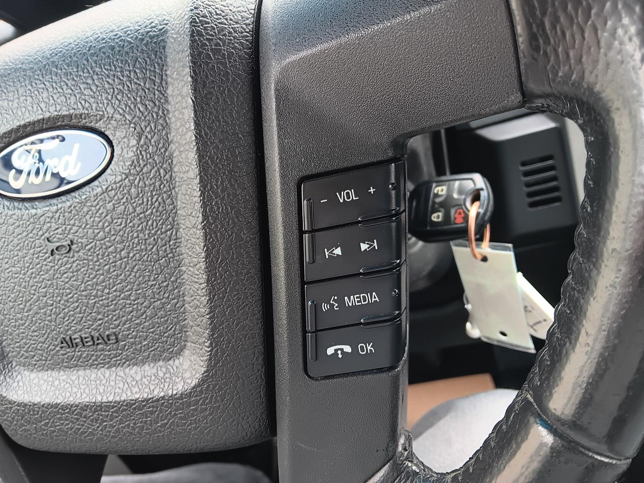 2014 Ford F-150 XLT, Supercab 4x4, 3.7 liter Tow Package Pwr Seat - Photo #15