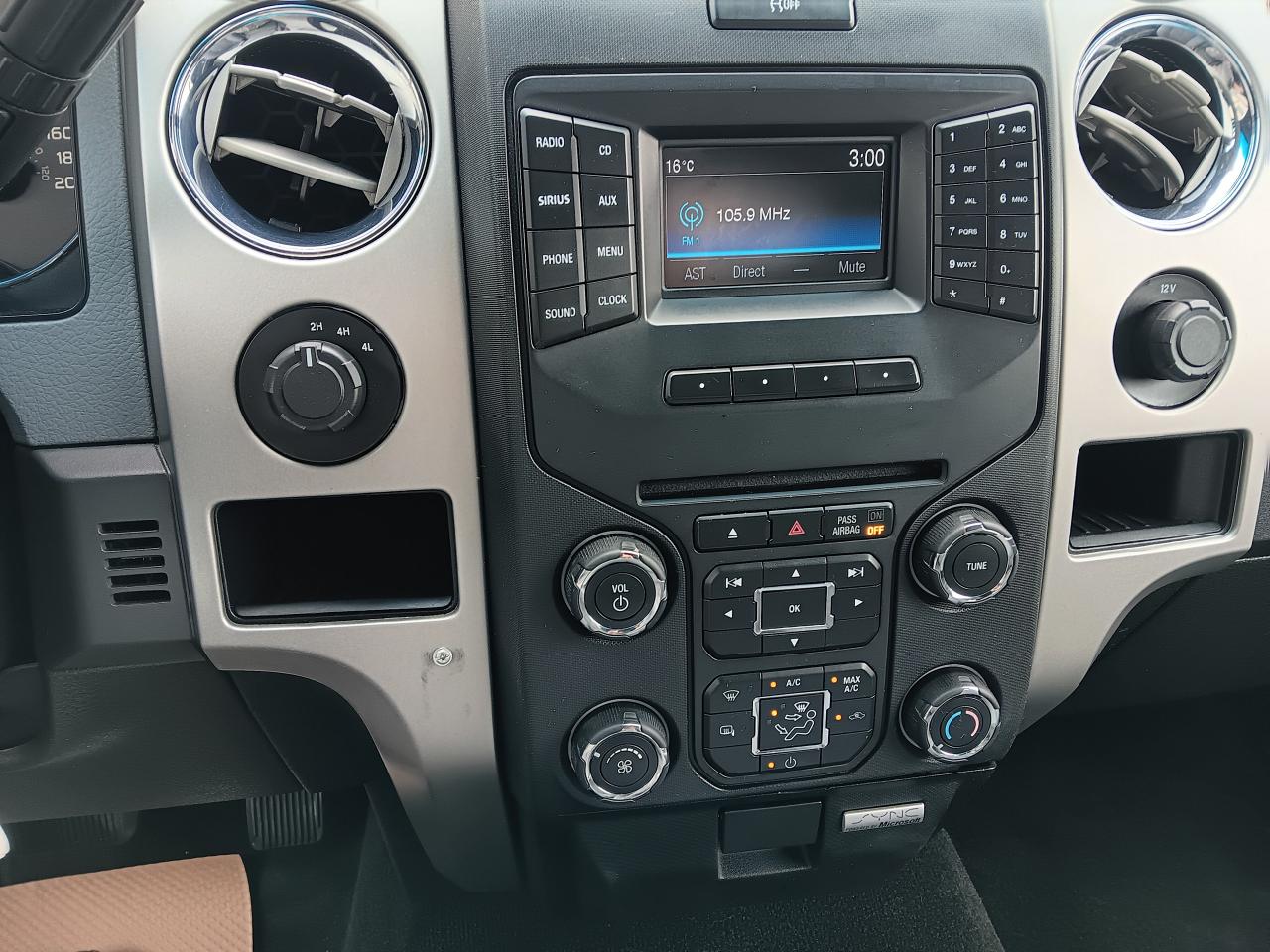 2014 Ford F-150 XLT, Supercab 4x4, 3.7 liter Tow Package Pwr Seat - Photo #22