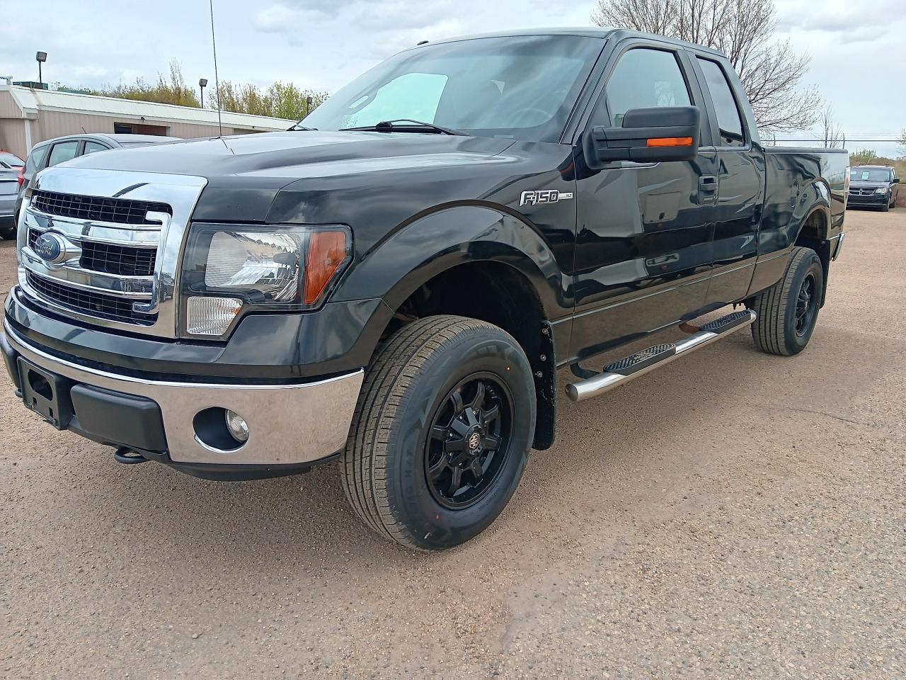 2014 Ford F-150 XLT, Supercab 4x4, 3.7 liter Tow Package Pwr Seat - Photo #3