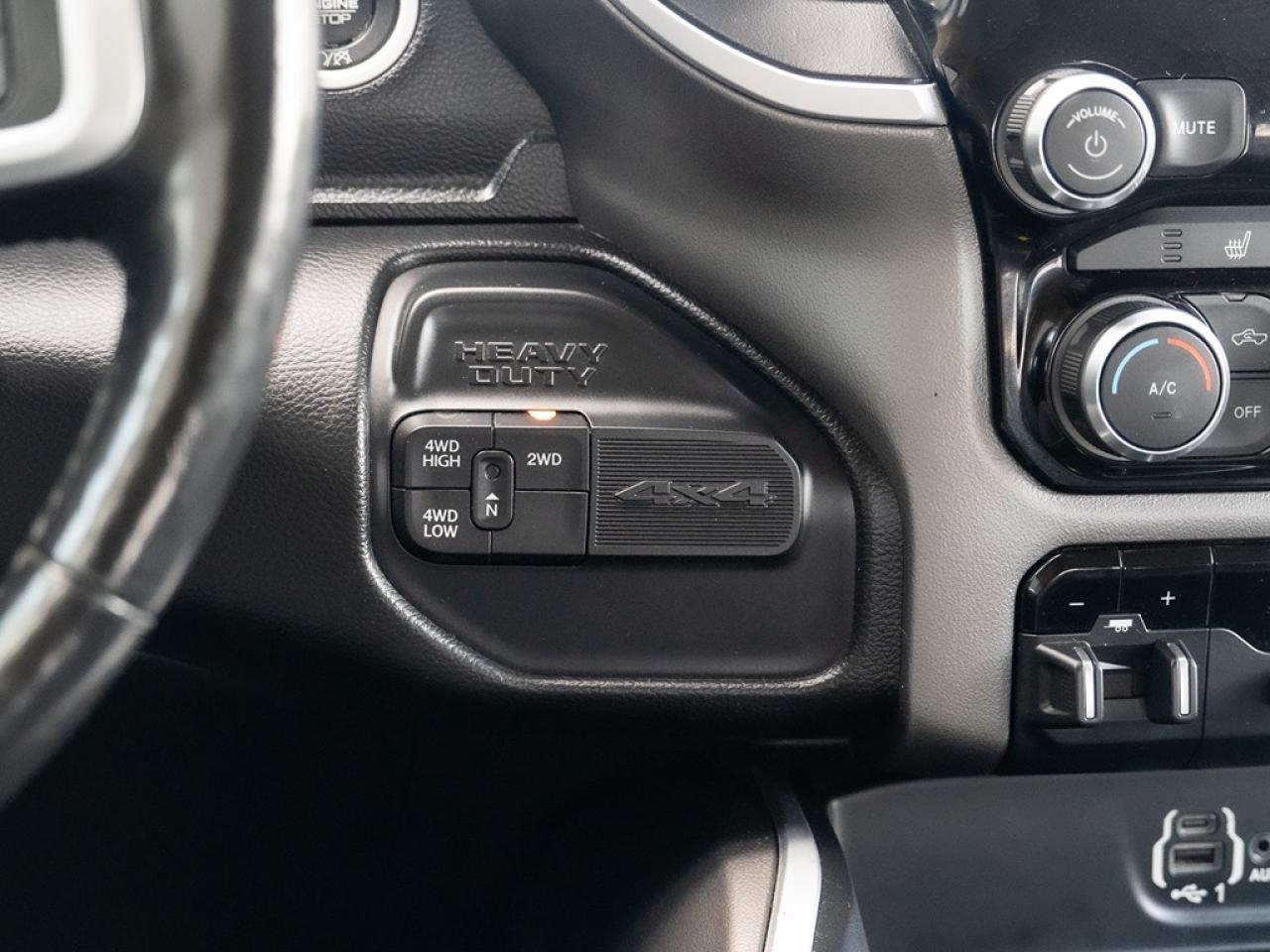 2020 RAM 3500 Big Horn DIESEL 4X4 Photo12