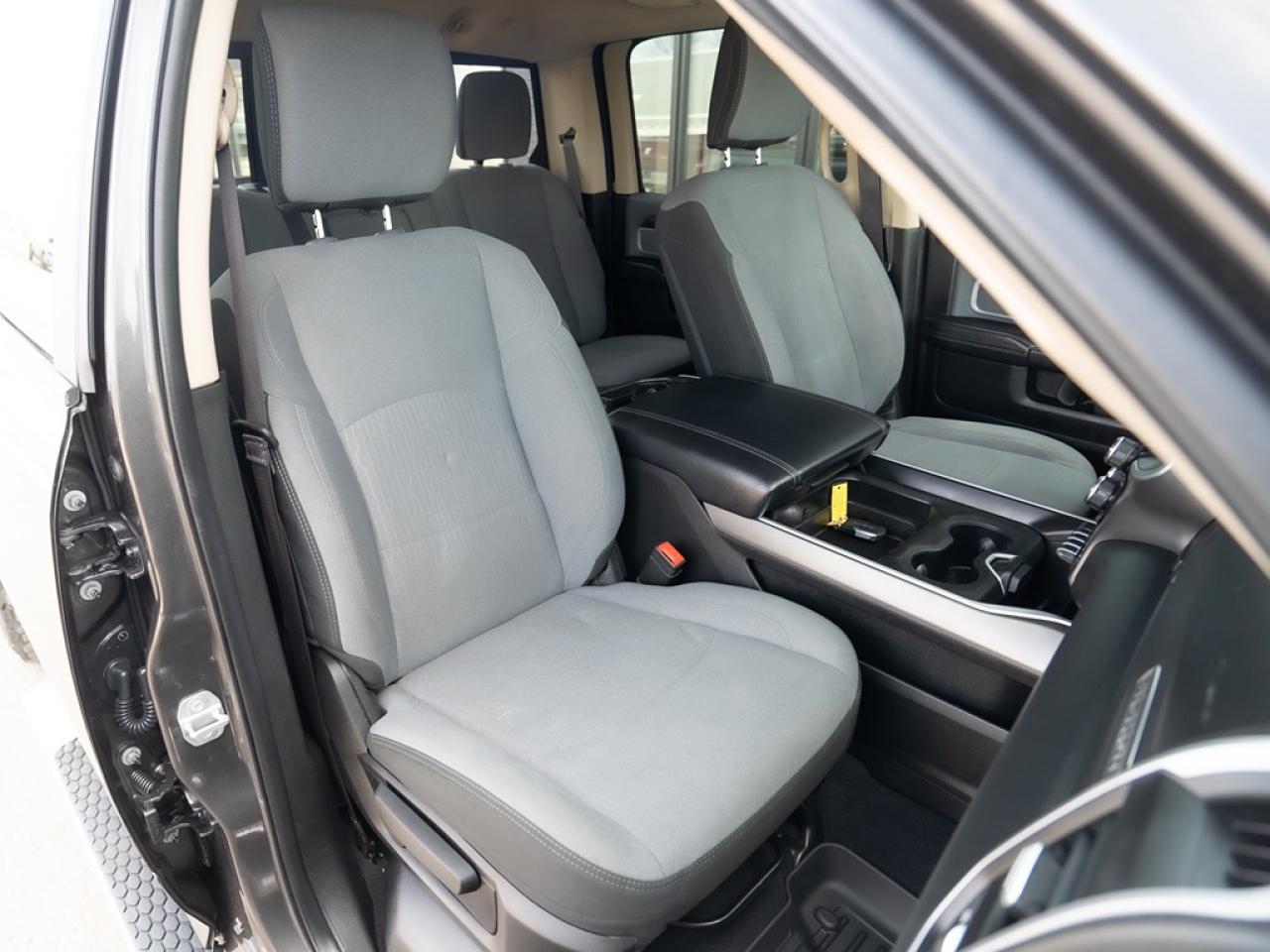 2020 RAM 3500 Big Horn DIESEL 4X4 Photo20
