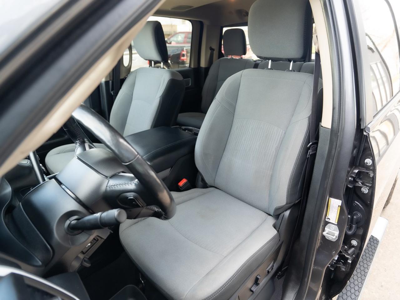 2020 RAM 3500 Big Horn DIESEL 4X4 Photo17