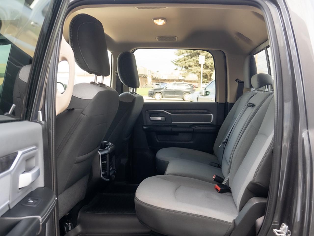 2020 RAM 3500 Big Horn DIESEL 4X4 Photo18