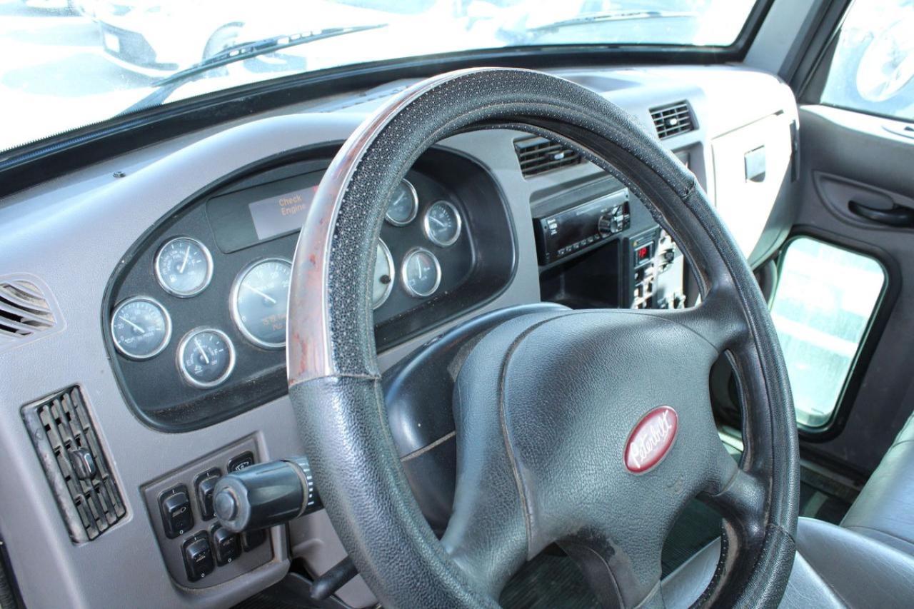 2018 PETERBILT 337 CAB CHASIS - Photo #51