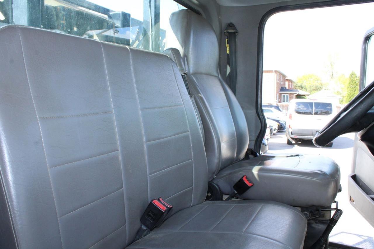 2018 PETERBILT 337 CAB CHASIS - Photo #56