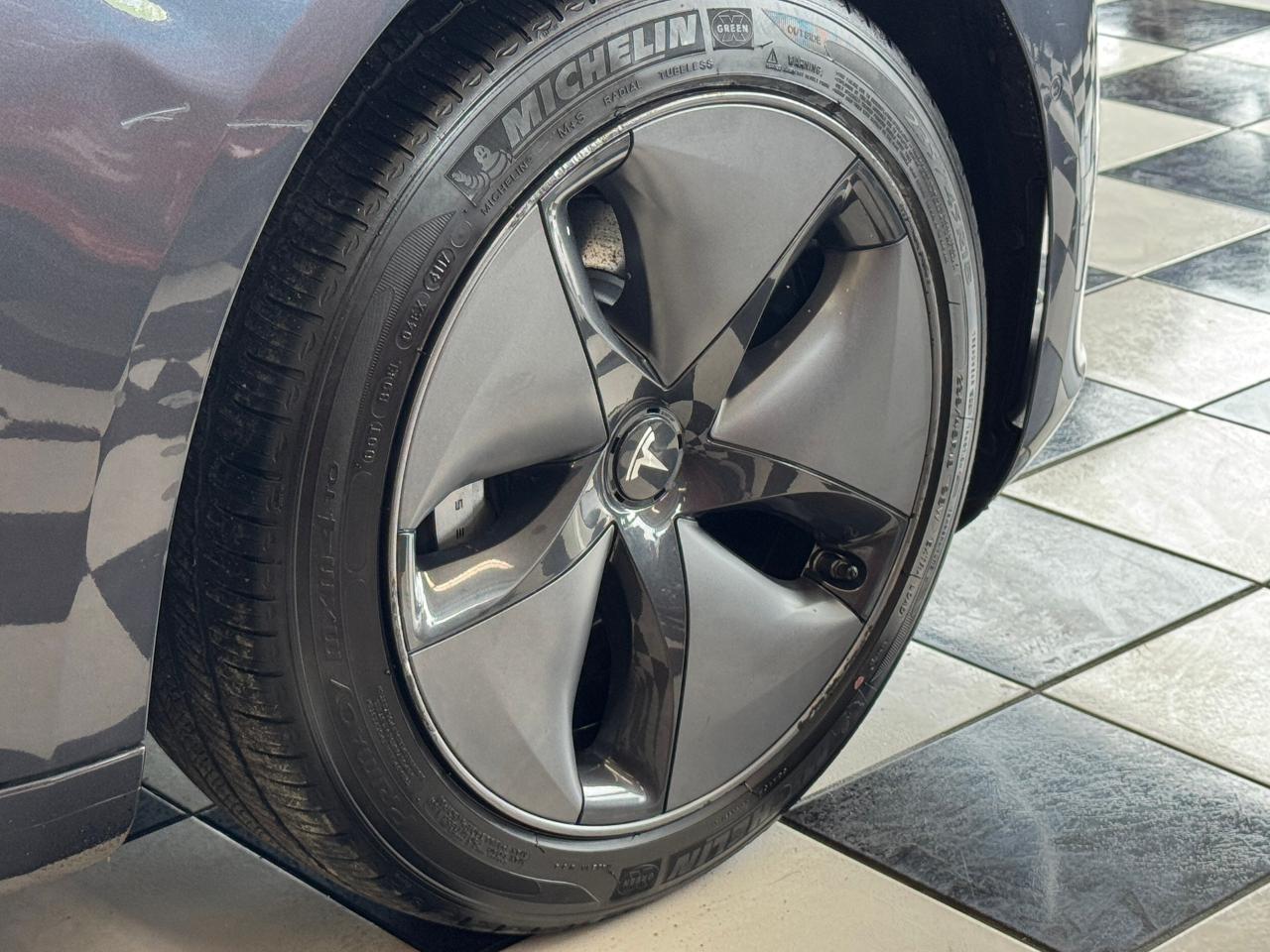 2018 Tesla Model 3 Model 3 LONG RANGE+ONE OWNER+CLEAN CARFAX Photo109