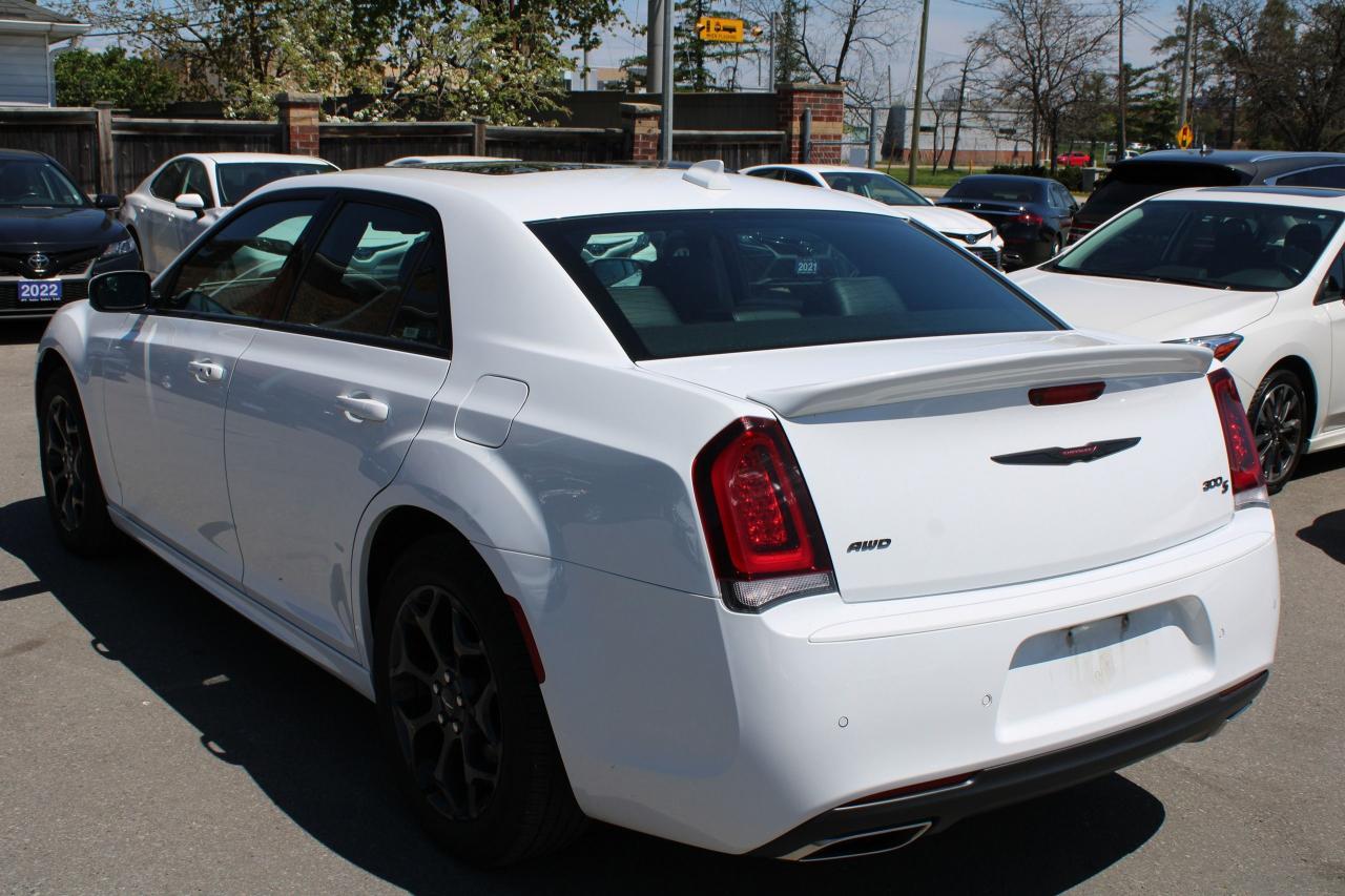 2023 Chrysler 300 300S - Photo #4
