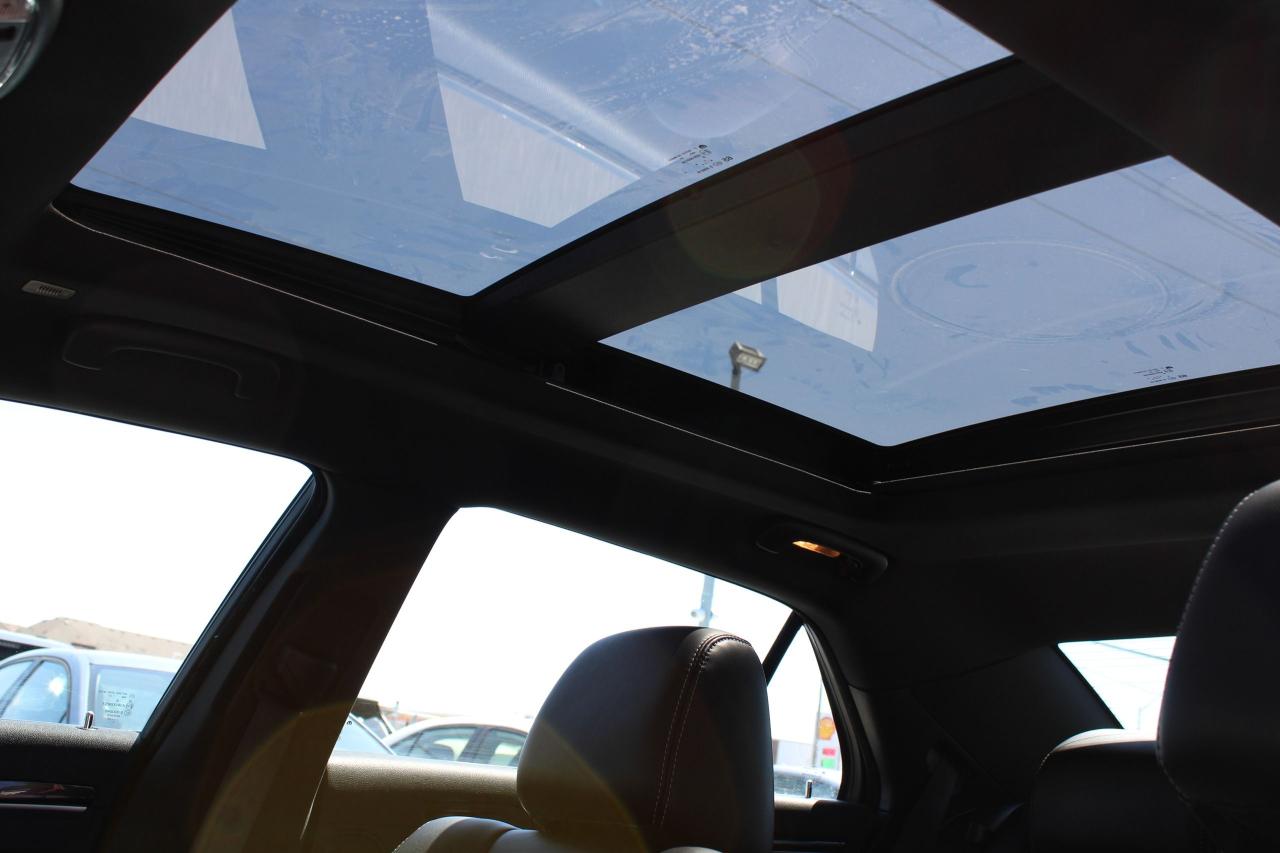 2023 Chrysler 300 300S - Photo #5
