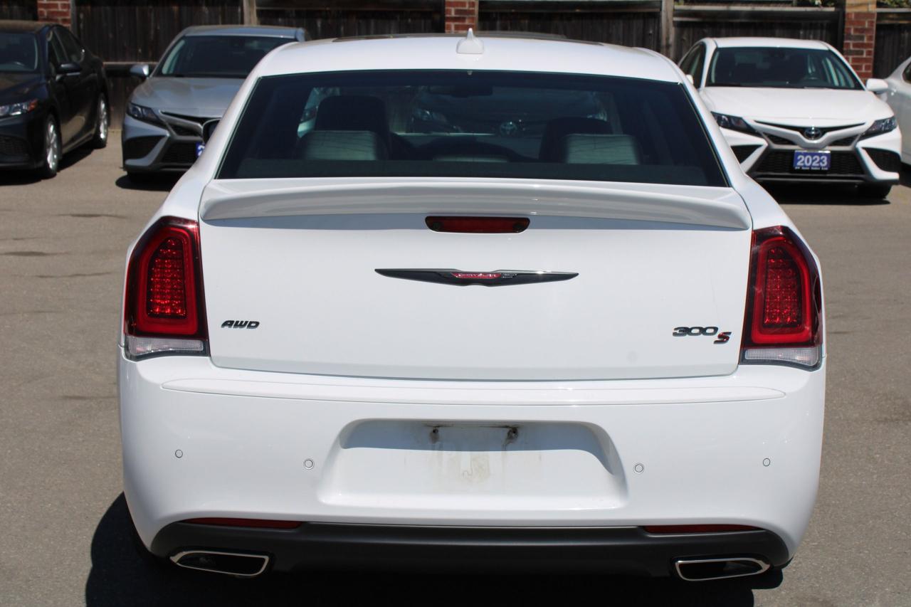 2023 Chrysler 300 300S - Photo #7
