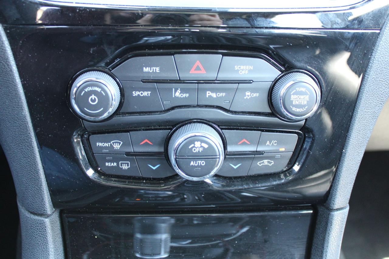 2023 Chrysler 300 300S - Photo #8