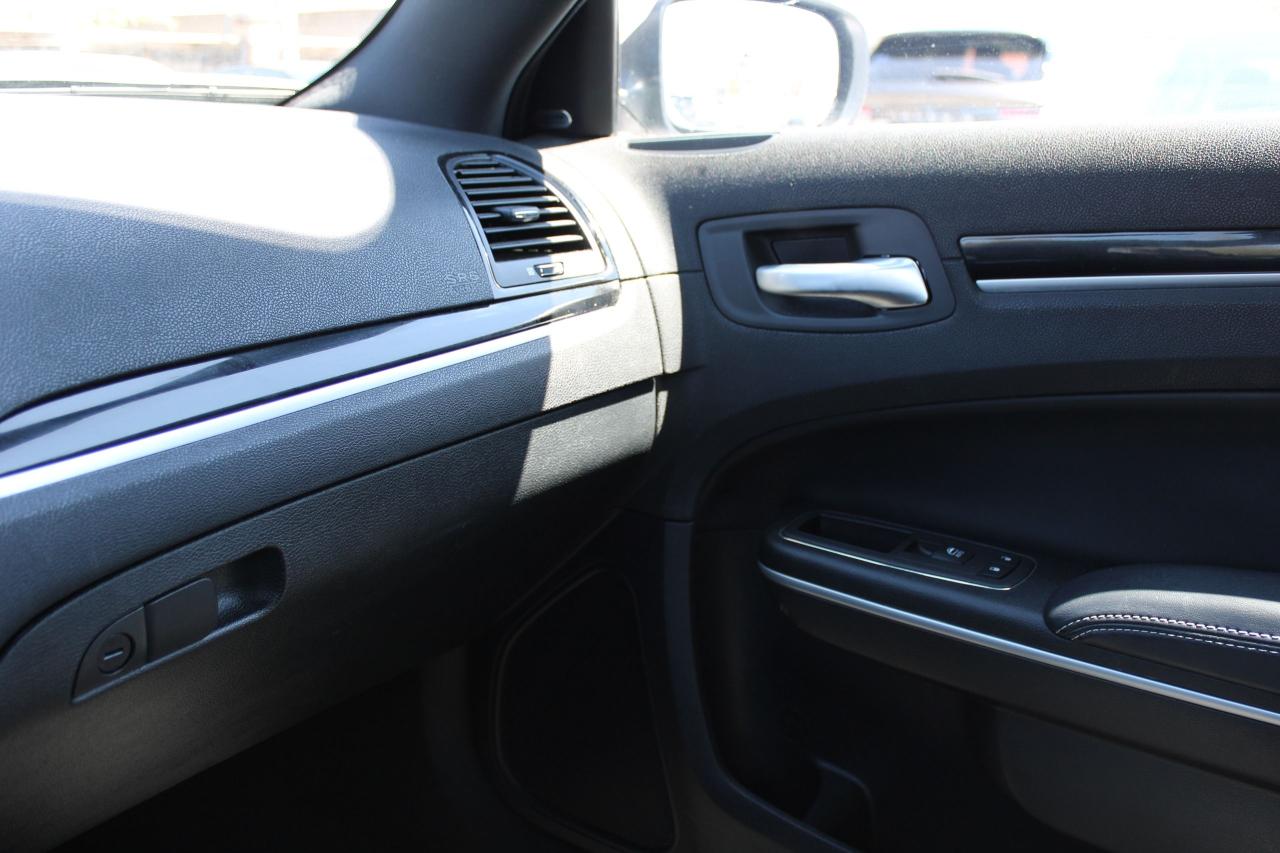 2023 Chrysler 300 300S - Photo #16