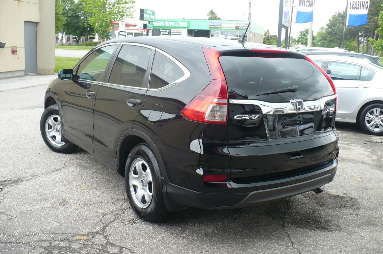 2015 Honda CR-V LX Photo4