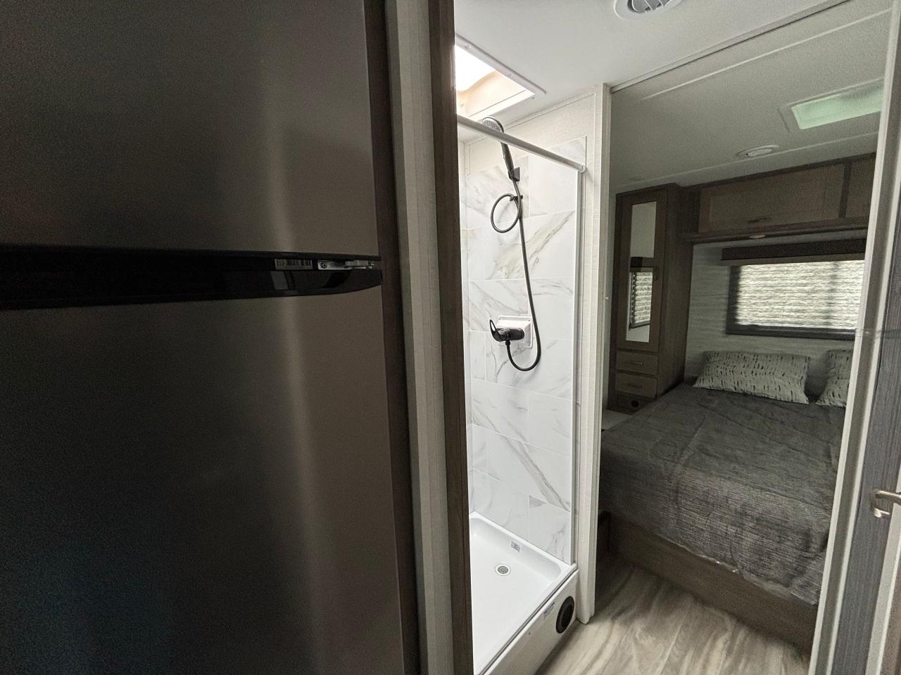 2025 Gulfstream Conquest 6220LE Photo4