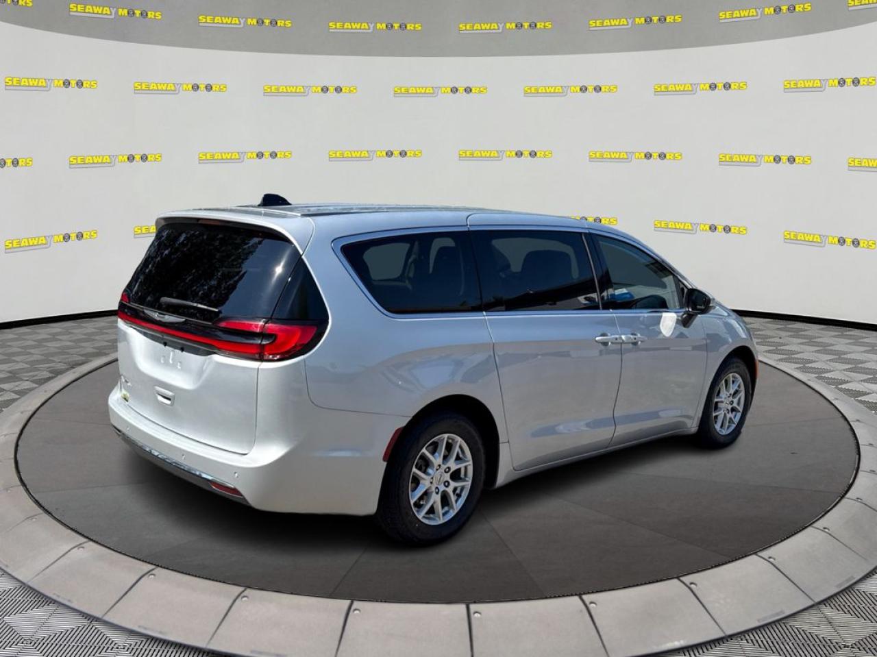 2023 Chrysler Pacifica Touring L - Photo #3