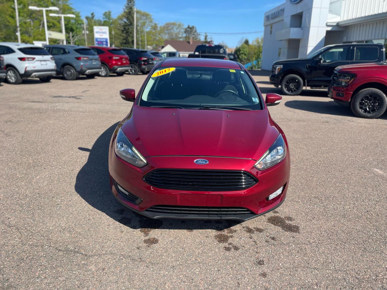 2017 Ford Focus SE Photo1