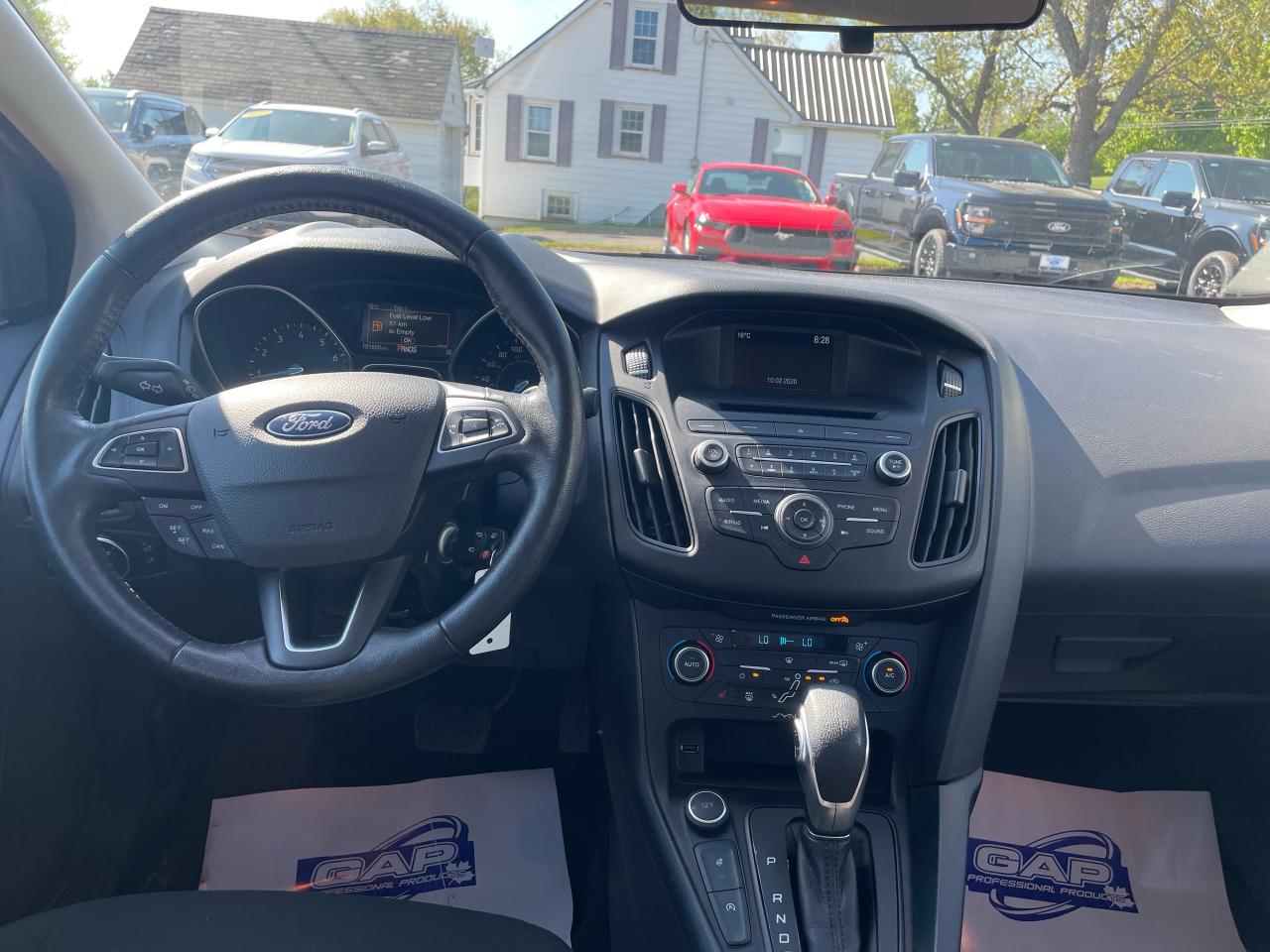 2017 Ford Focus SE Photo5