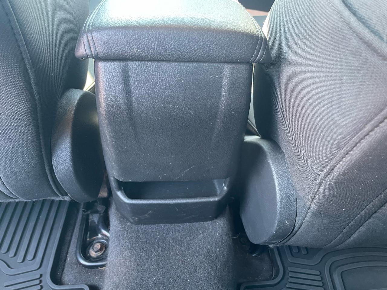 2017 Ford Focus SE Photo5