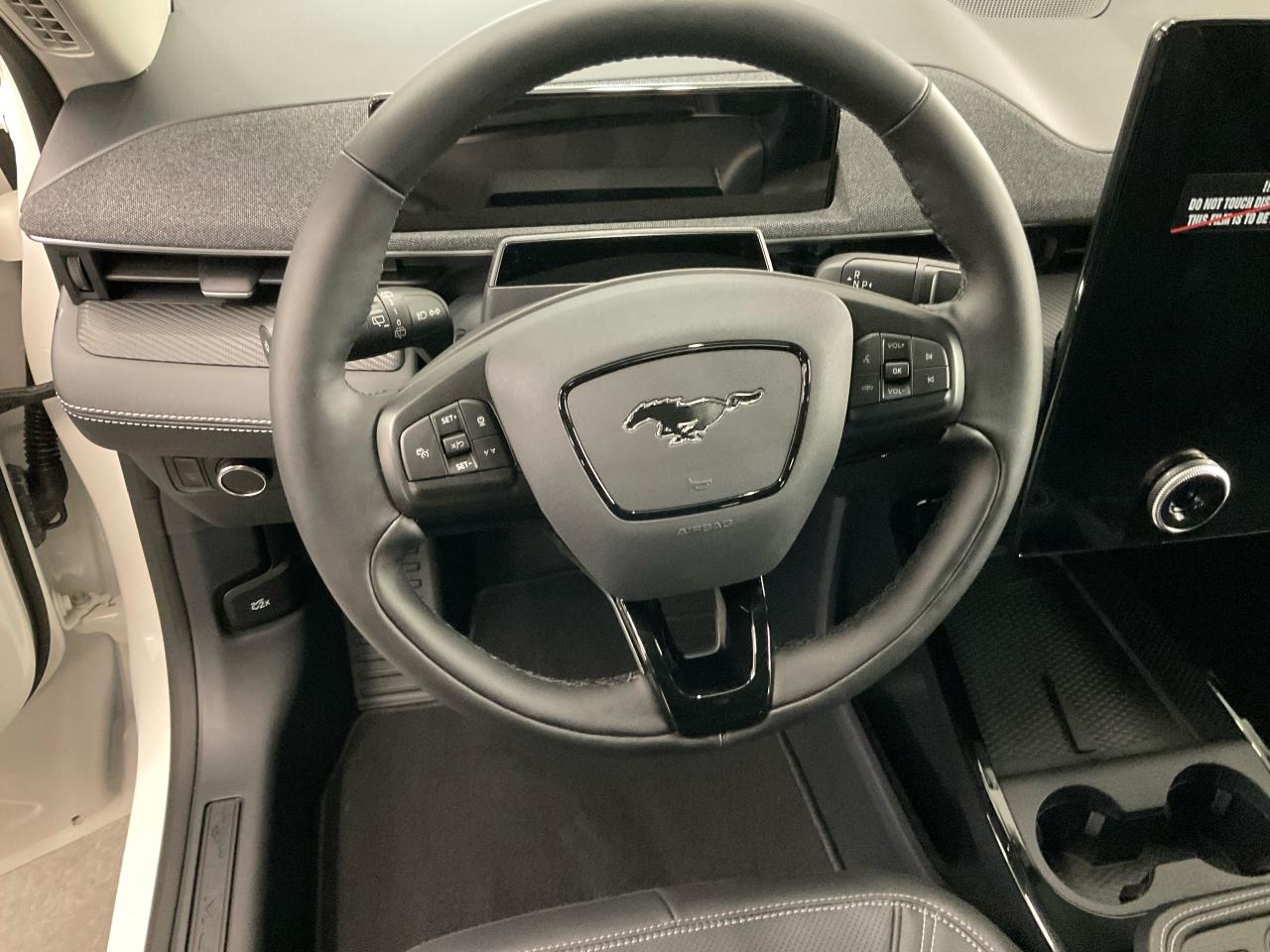 2025 Ford Mustang Mach-E Premium Photo5