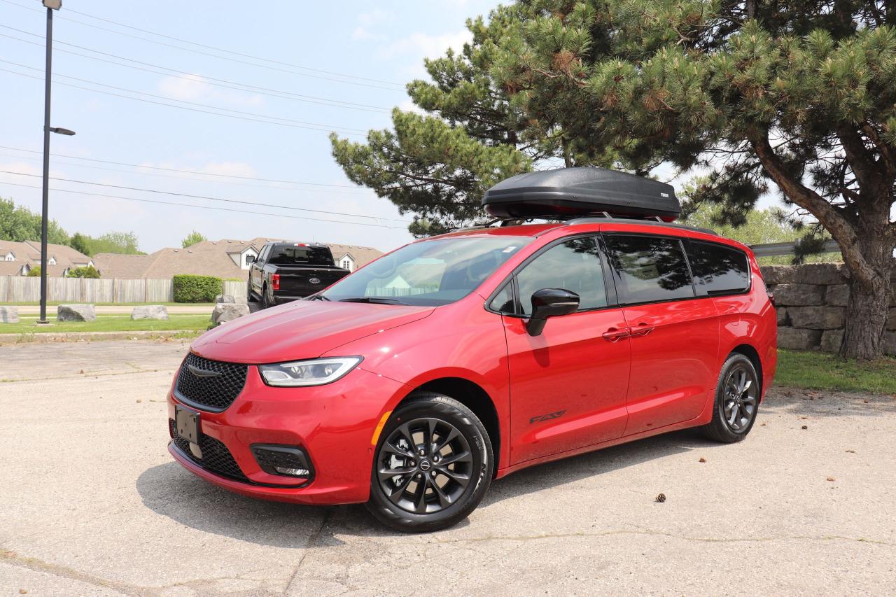 New 2025 Chrysler Pacifica Select FWD for sale in Waterloo, ON