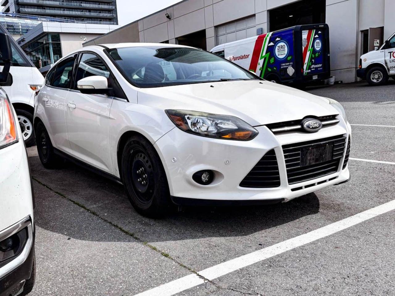 Used 2012 Ford Focus | POWER SEAT/SUN ROOF/AIR CONDITIONING/HEAT SEAT for sale in Burnaby, BC
