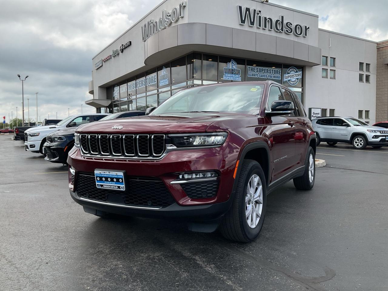 Used 2022 Jeep Grand Cherokee LUXURY TECH / WIRLES CHARG / VENTED SEATS / NAV for sale in Windsor, ON