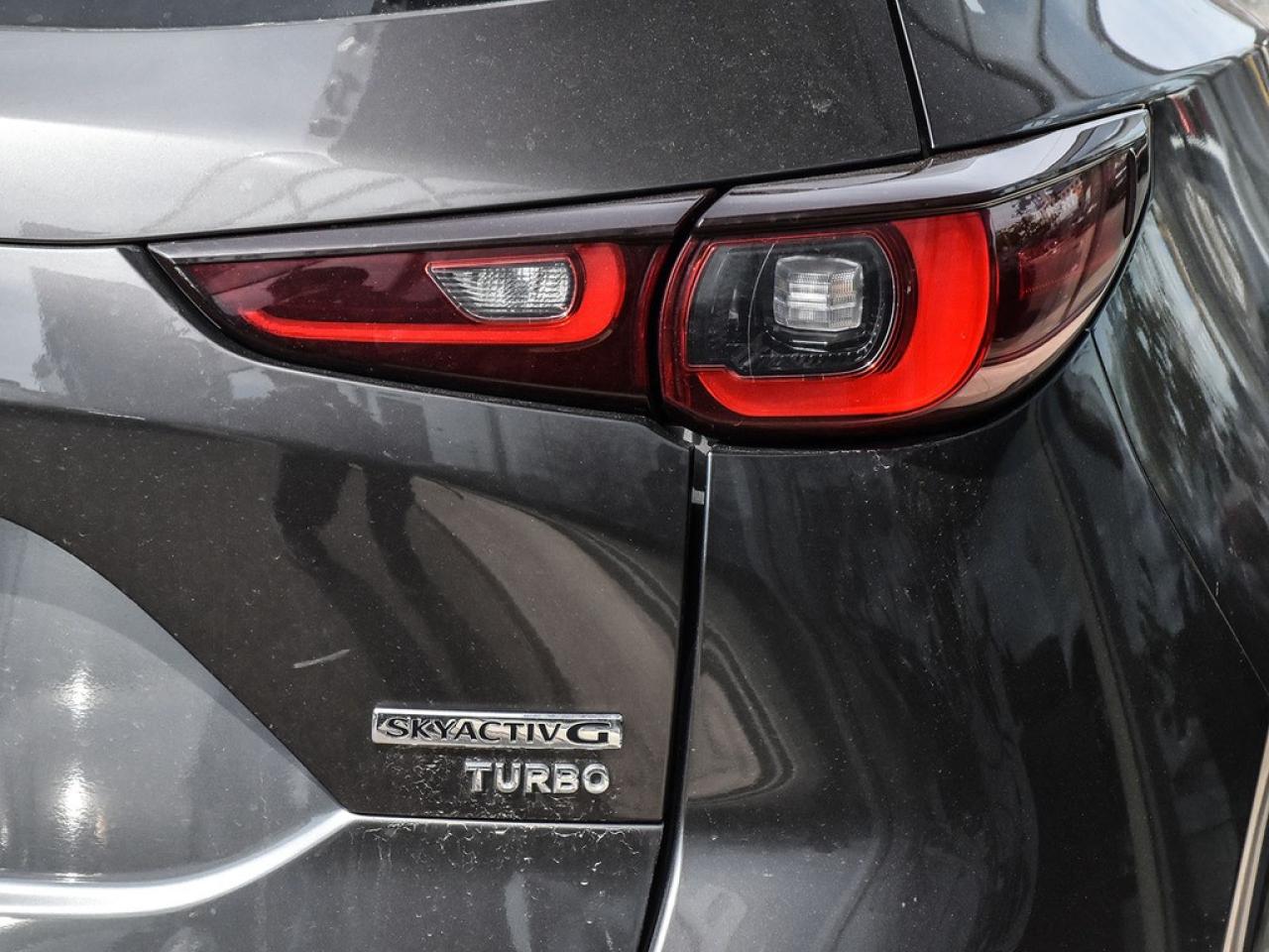 2022 Mazda CX-5 Signature AWD Photo