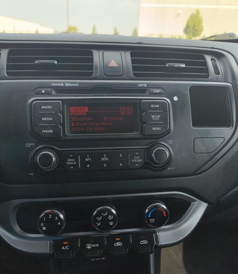 2013 Kia Rio LX 4dr Hatchback (1.6L 4cyl 6M) Photo