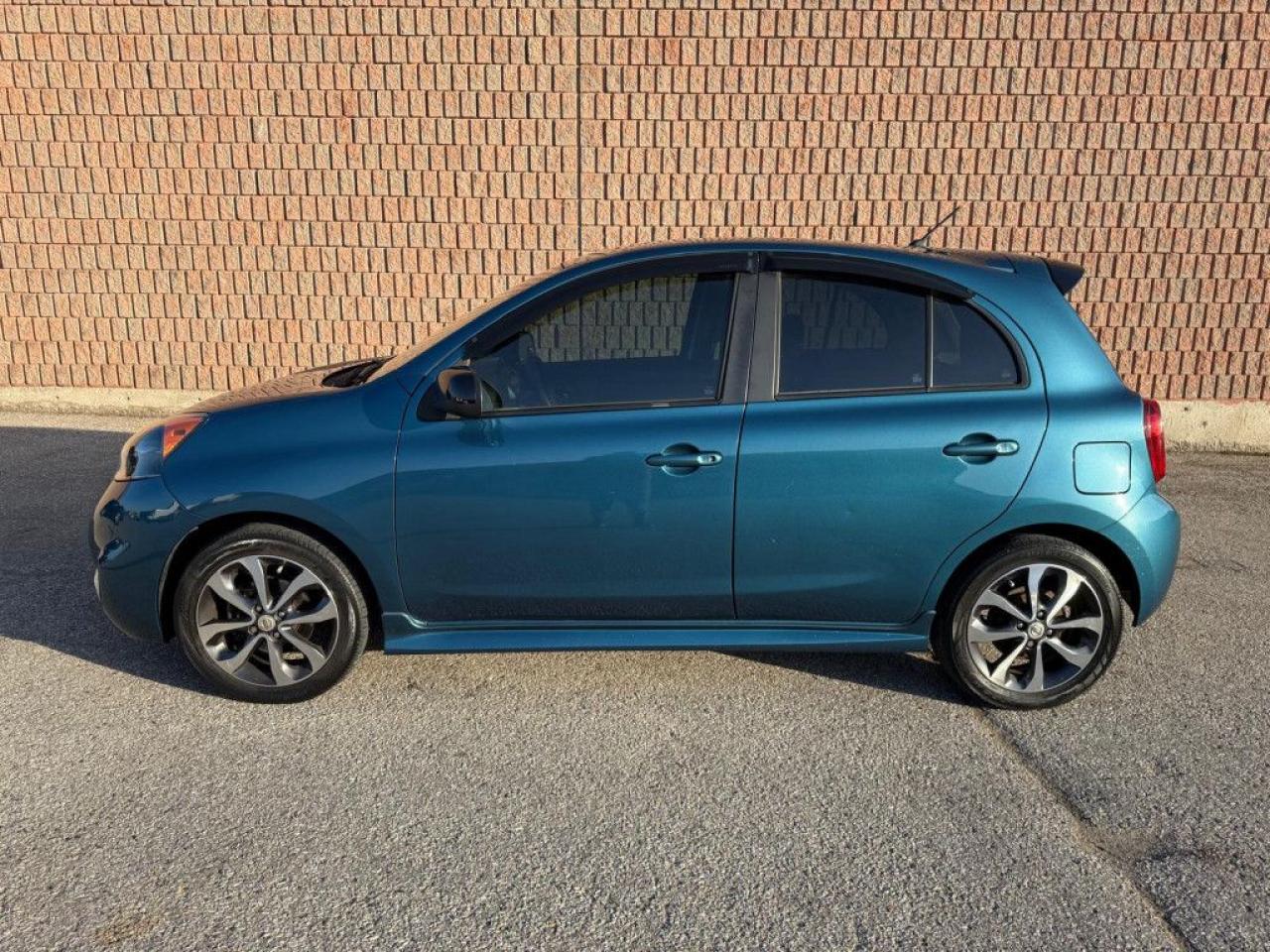 2015 Nissan Micra SR | CLEAN CARFAX | BLUETOOTH | BACK-UP CAM | ALLOY WHEELS | LOW KMS - Photo #3