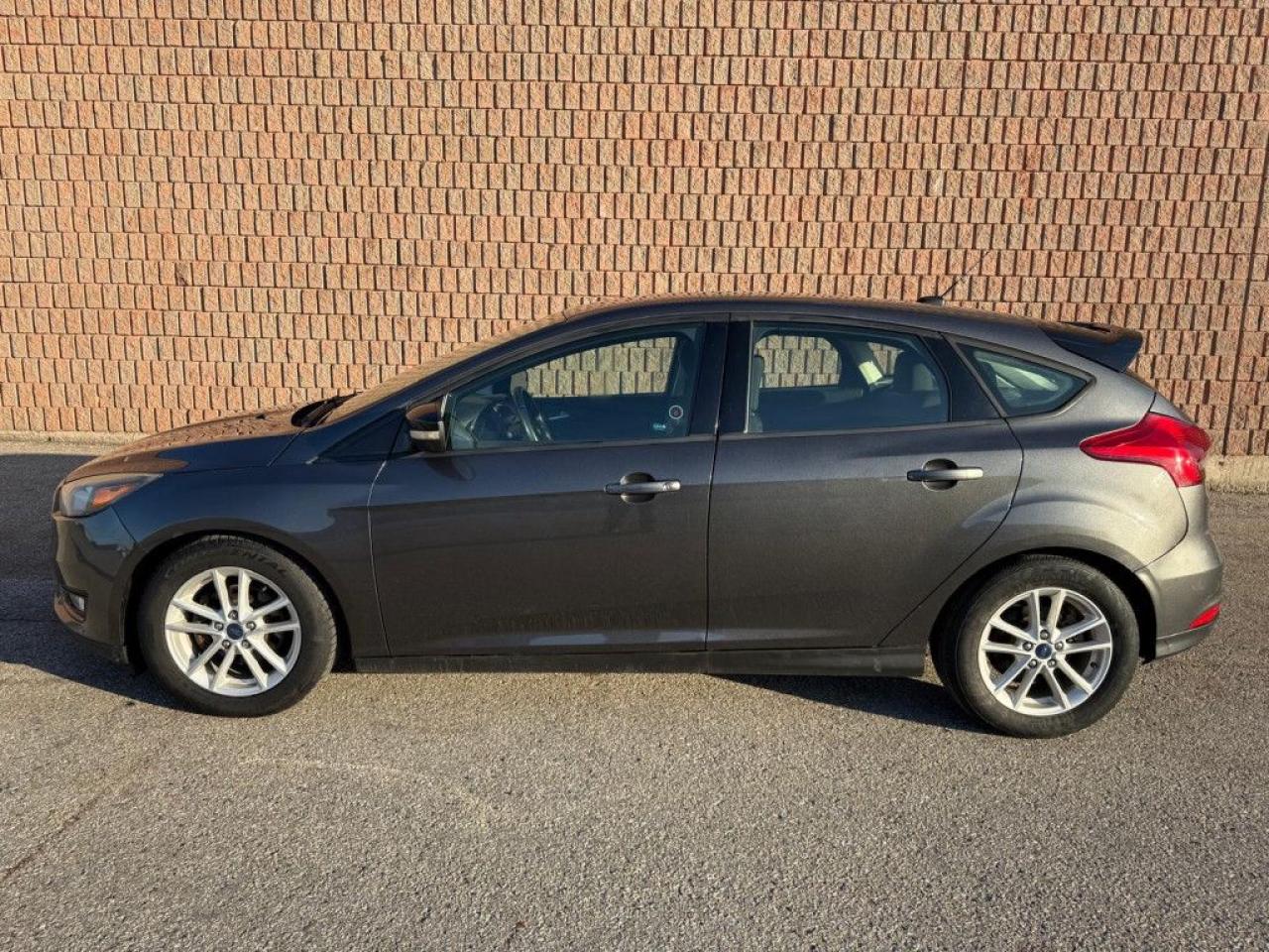 2016 Ford Focus SE | BACK-UP CAM | BLUETOOTH | ALLOY WHEELS | FOG LIGHTS | - Photo #3