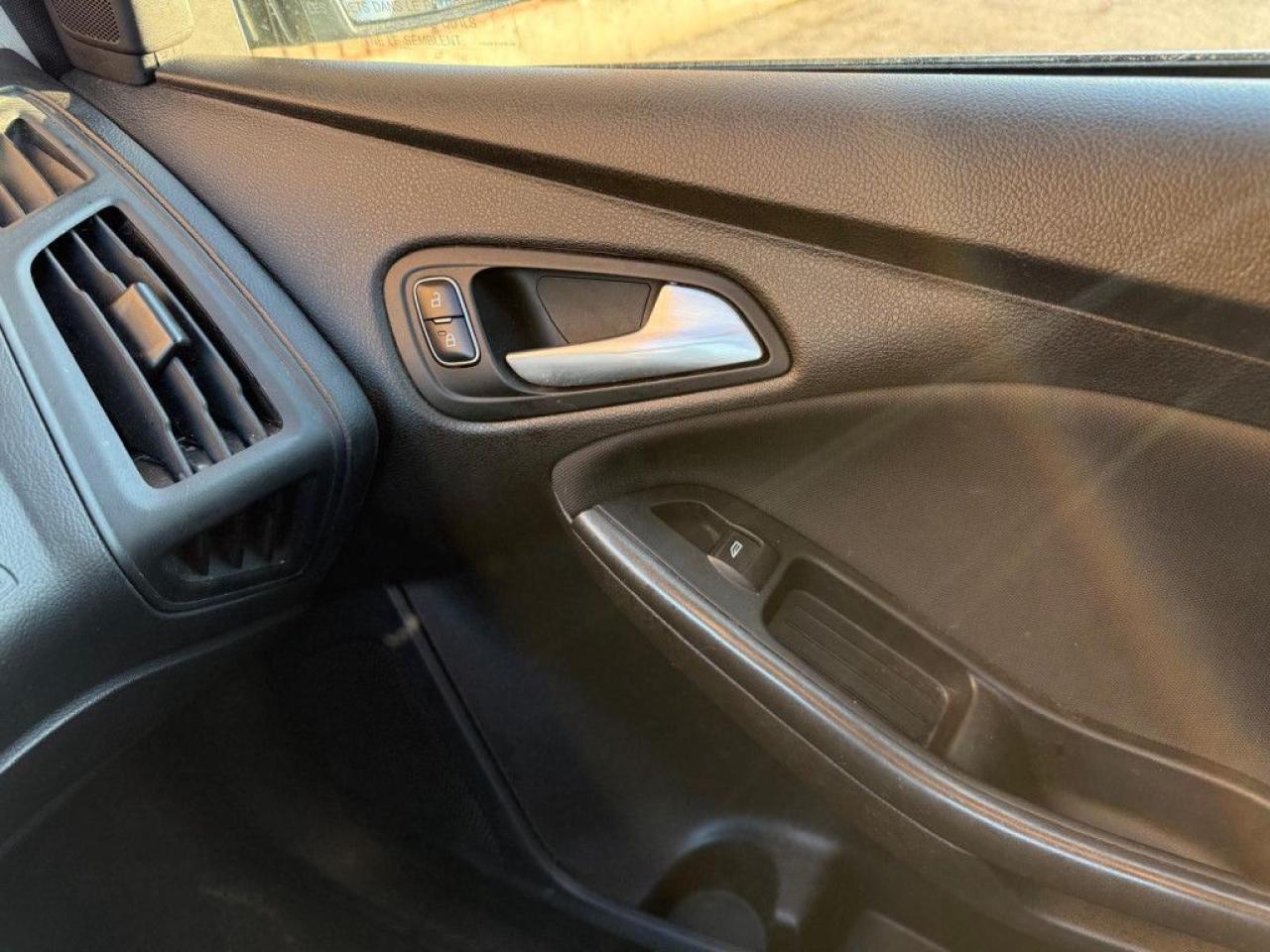 2016 Ford Focus SE | BACK-UP CAM | BLUETOOTH | ALLOY WHEELS | FOG LIGHTS | - Photo #30
